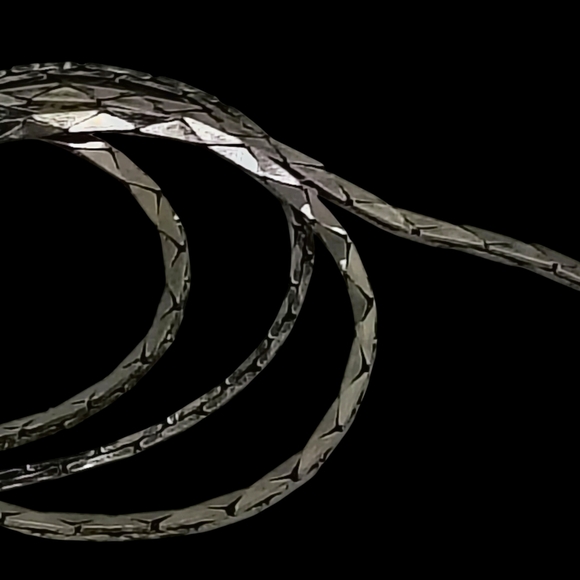 Elegant Silver Heart Pendant Necklace - Picture 8 of 14